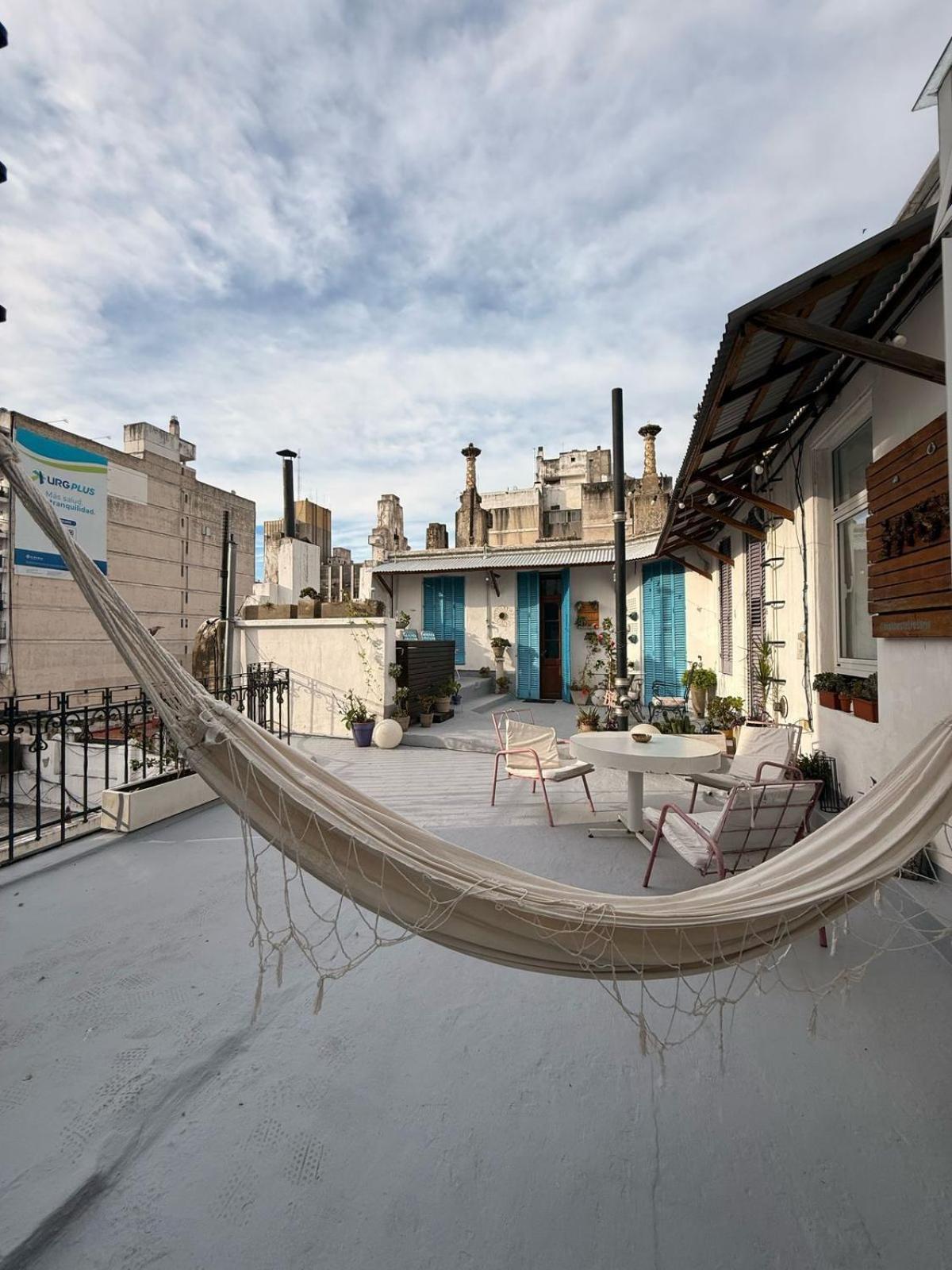 High Hostel Росарио Екстериор снимка