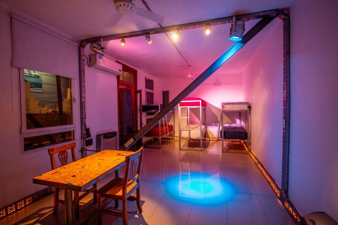 High Hostel Росарио Екстериор снимка